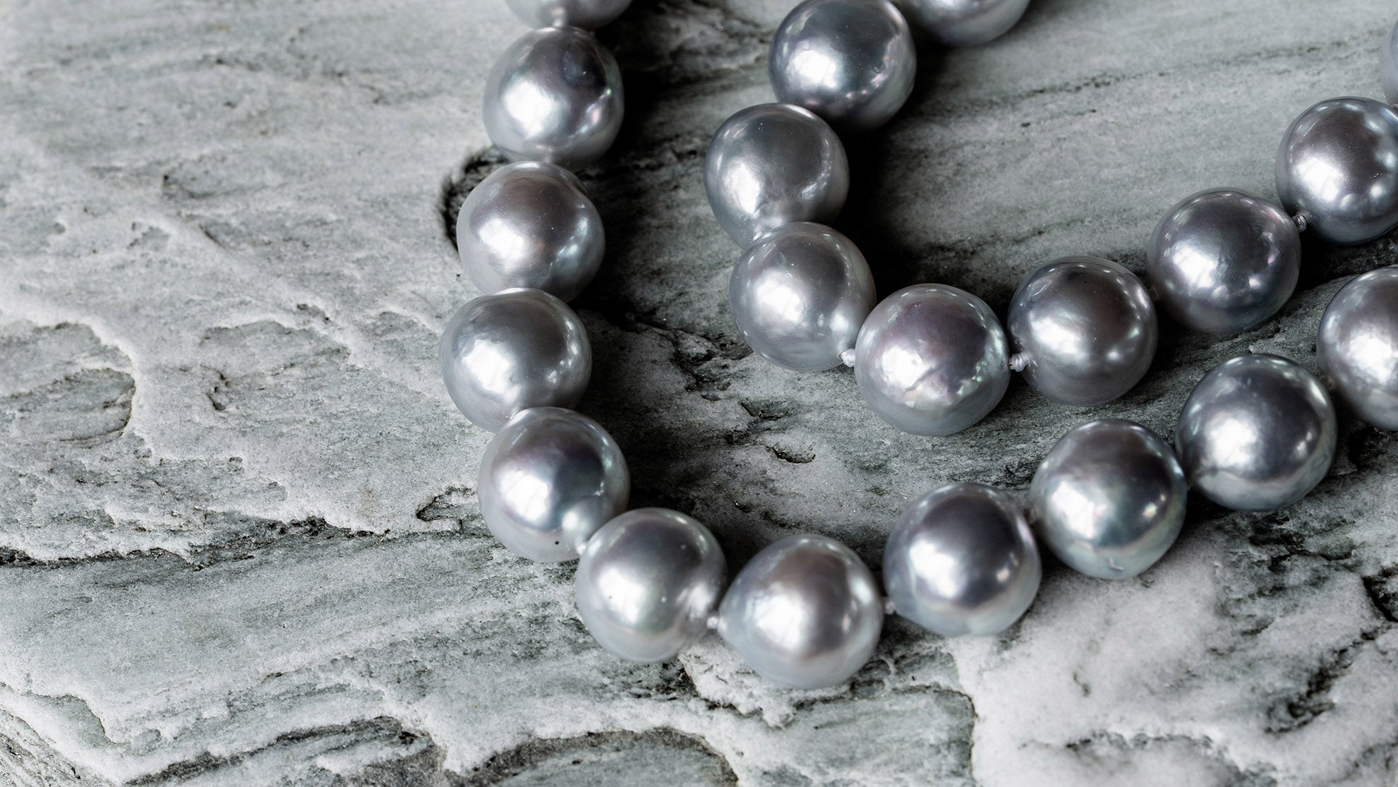 A close up of rocks.