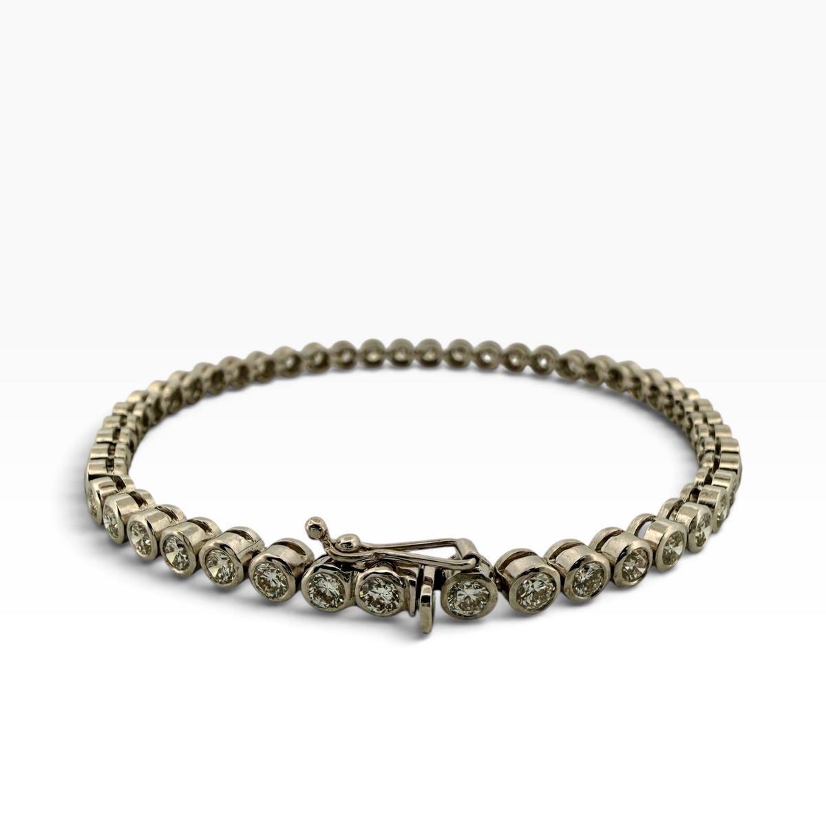 Diamond tennis bracelet