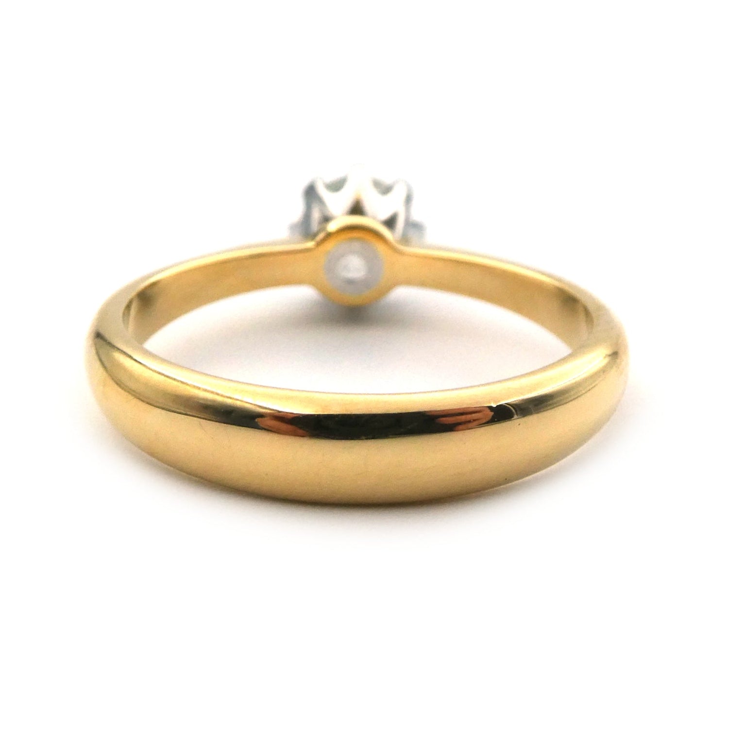 Diamond solitaire ring