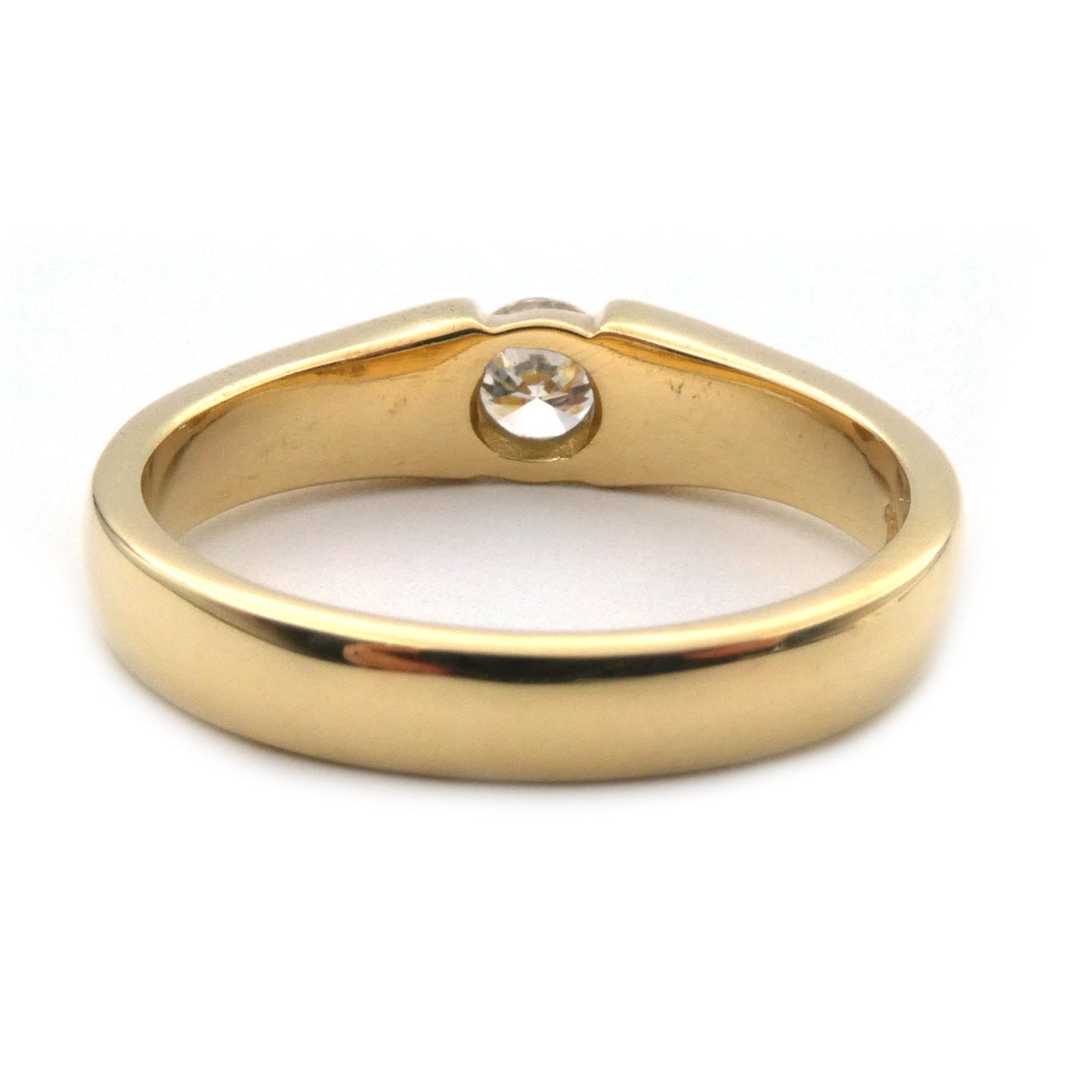 Diamond solitaire ring