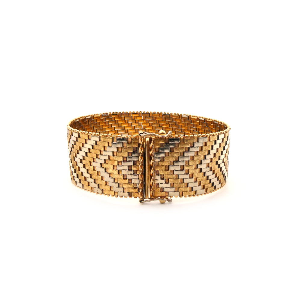 A vintage 14 carat gold mesh bracelet