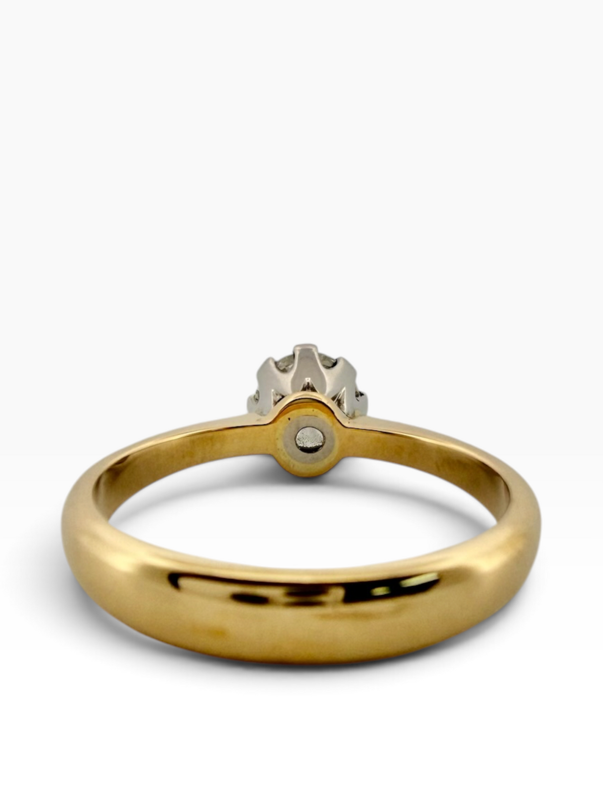 Diamond solitaire ring