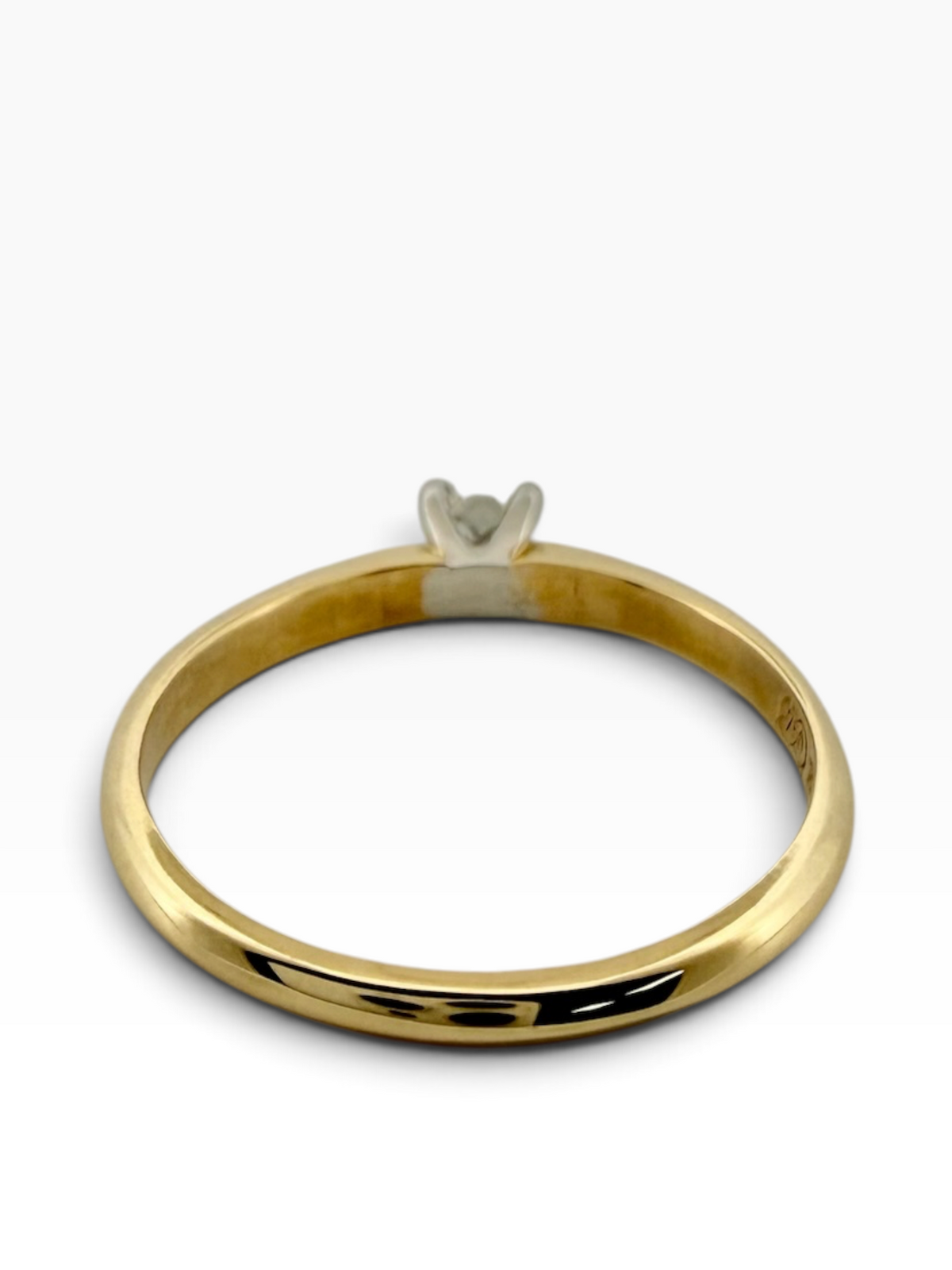 Princess cut solitaire diamond ring