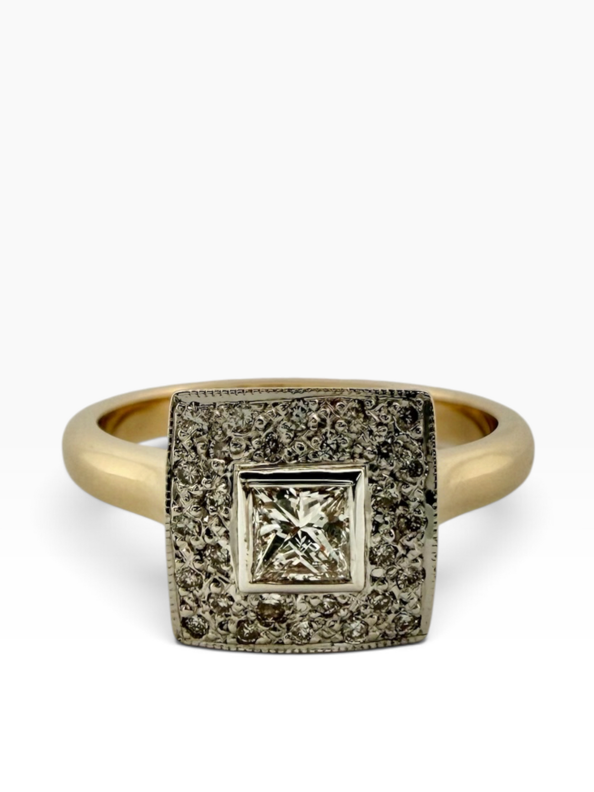 Diamond cluster ring