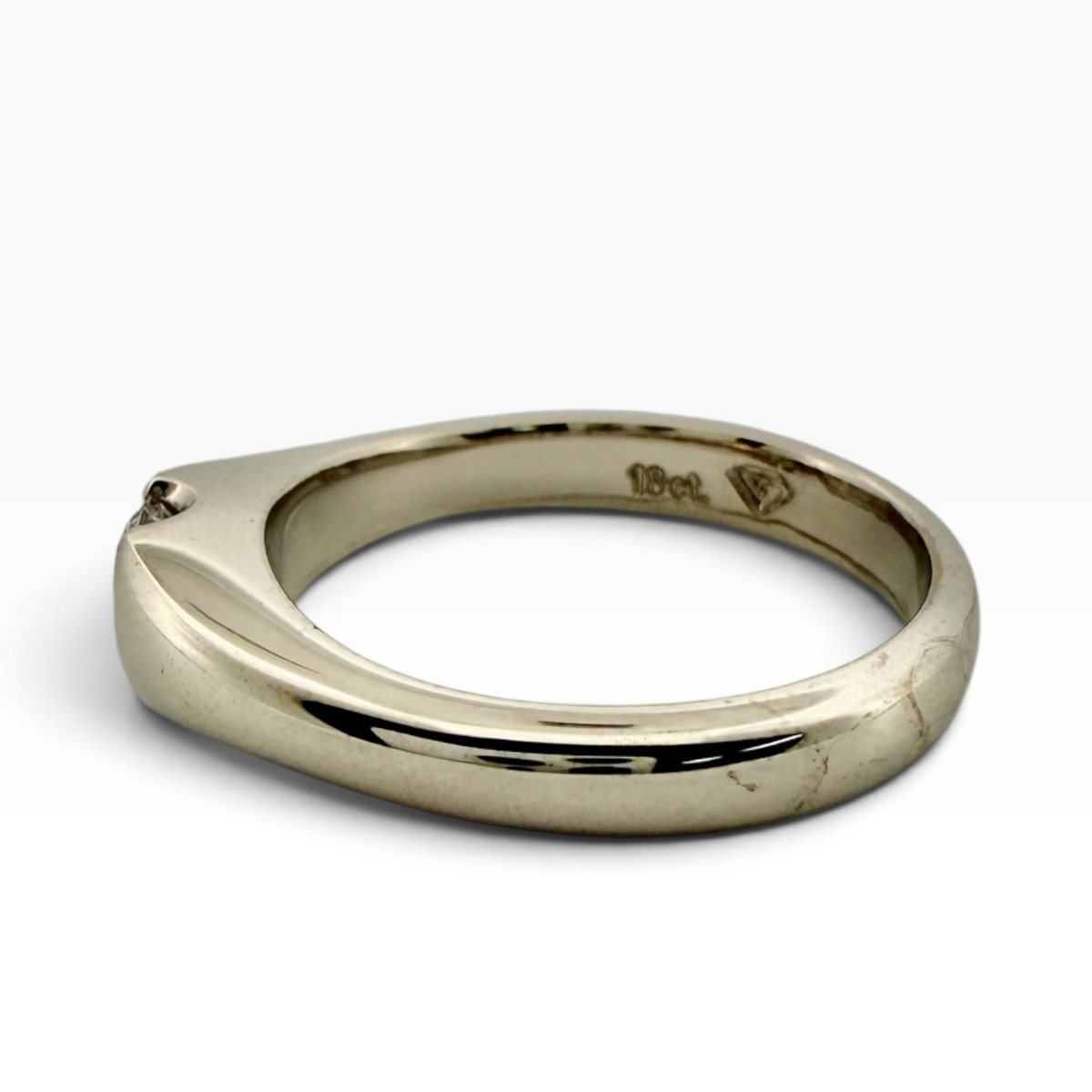 A solitaire diamond ring