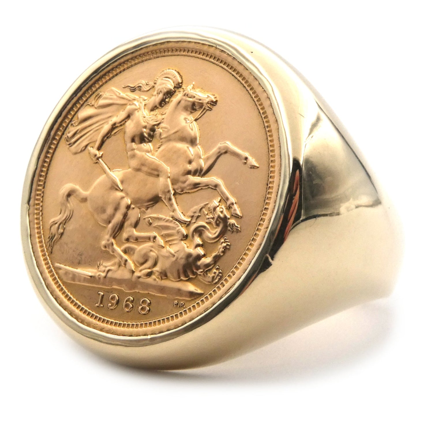 A British Full sovereign coin ring