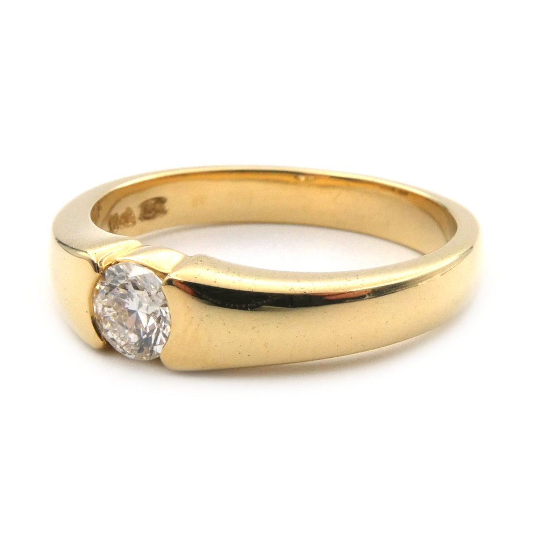 Diamond solitaire ring