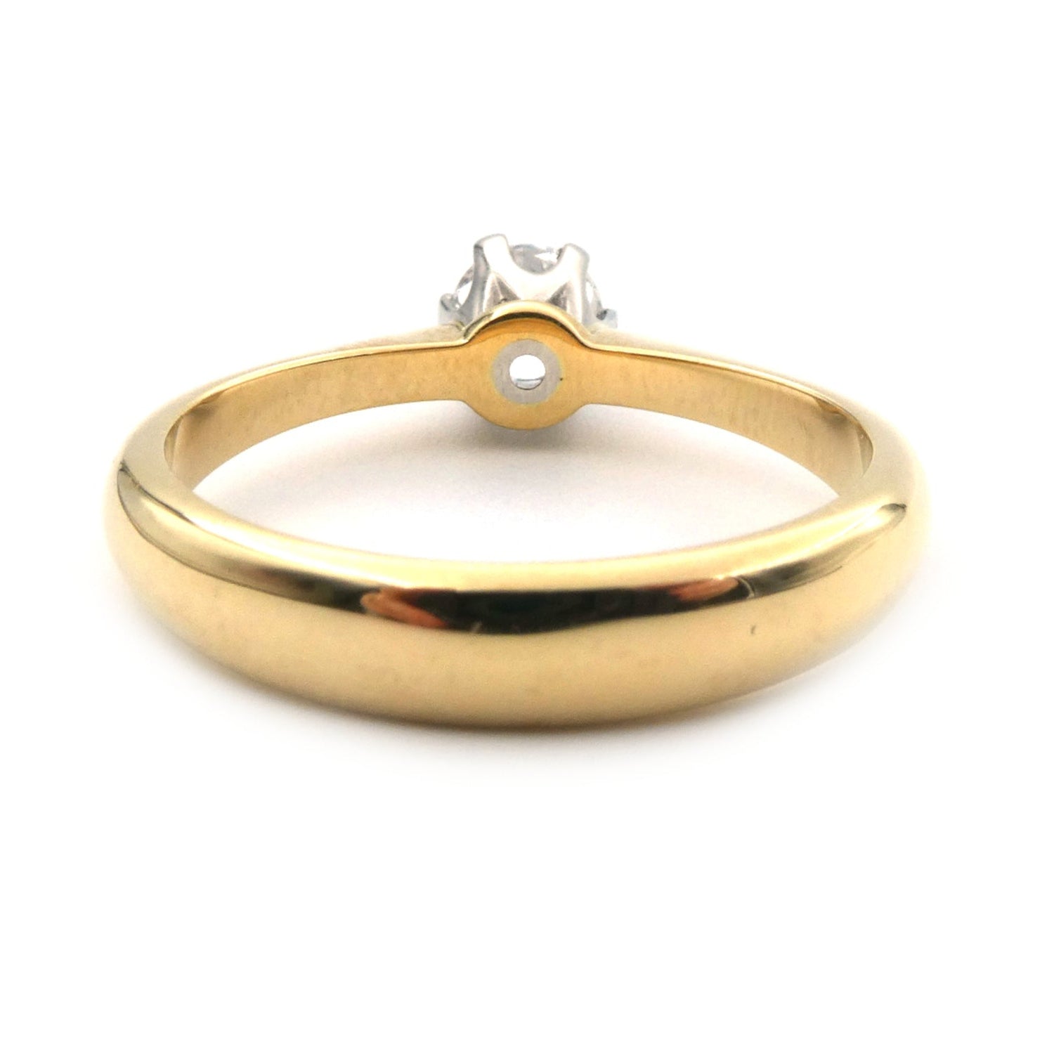 Diamond solitaire ring