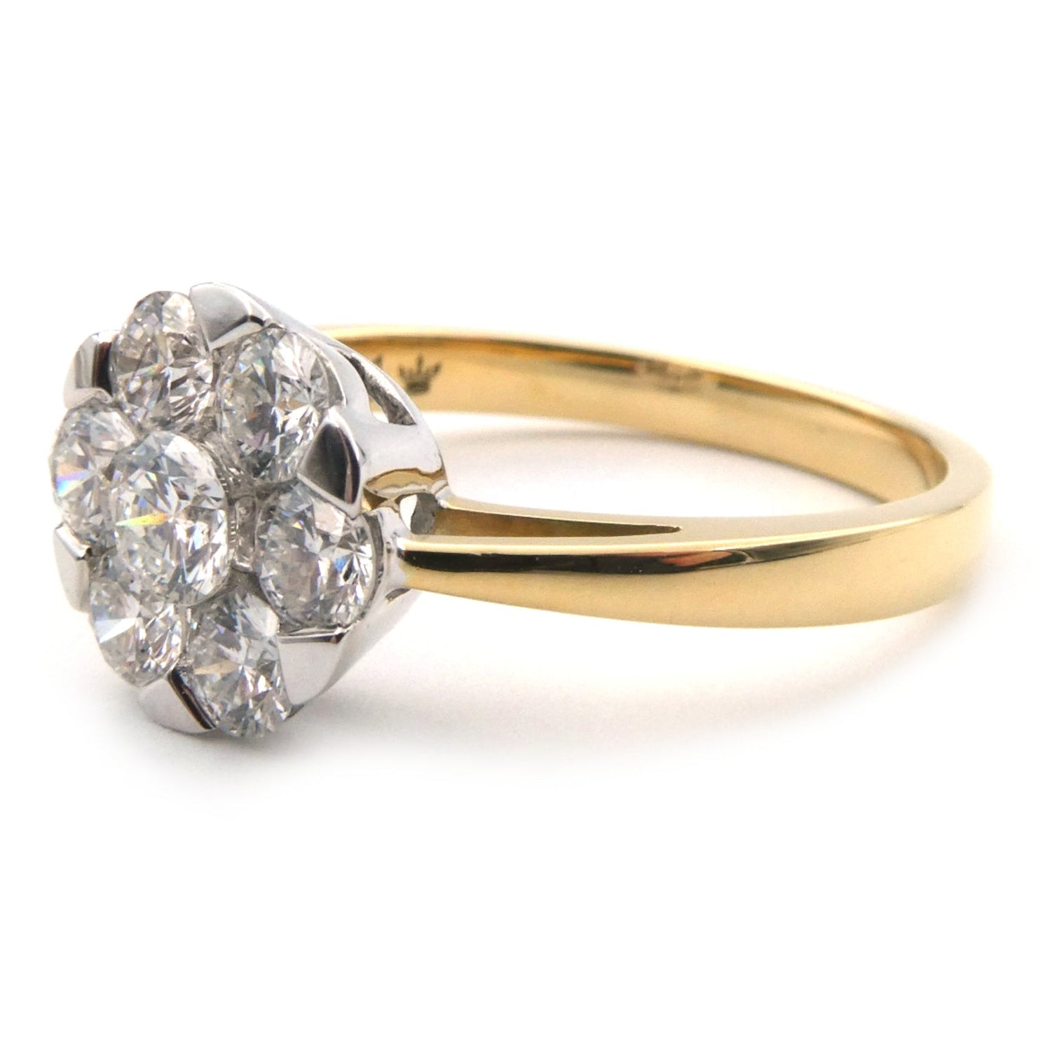 A Diamond cluster ring