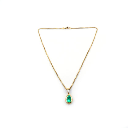 An Emerald and diamond set necklace