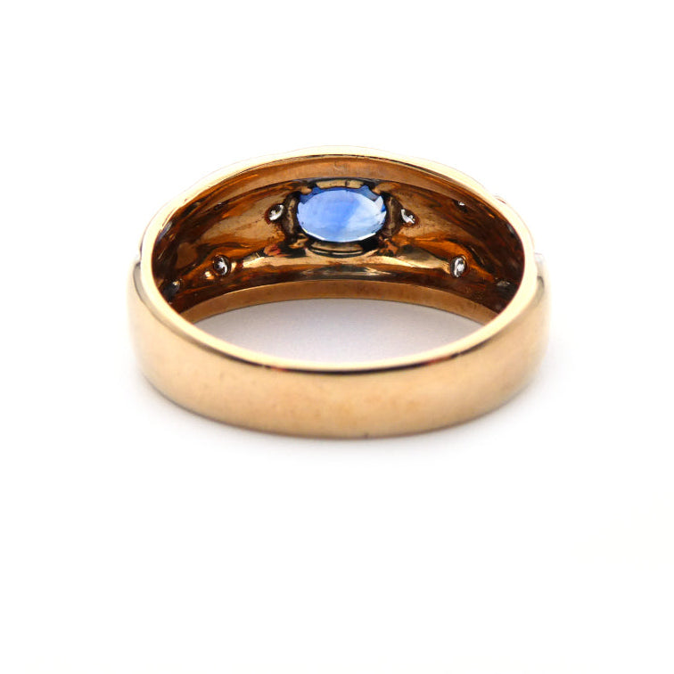 A blue sapphire dress ring
