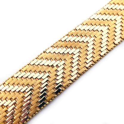 A vintage 14 carat gold mesh bracelet