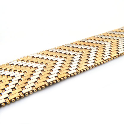 A vintage 14 carat gold mesh bracelet